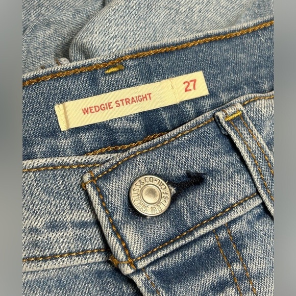 Levi’s Wedgie Straight High Rise Button Fly Jeans - Picture 9 of 13